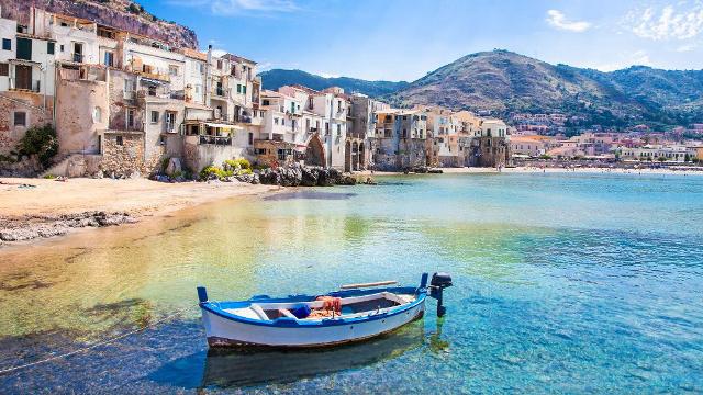 cefalu_barchetta_mare_093052